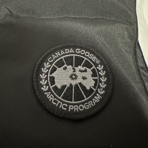 Canada goose vest - Picture 2 of 6